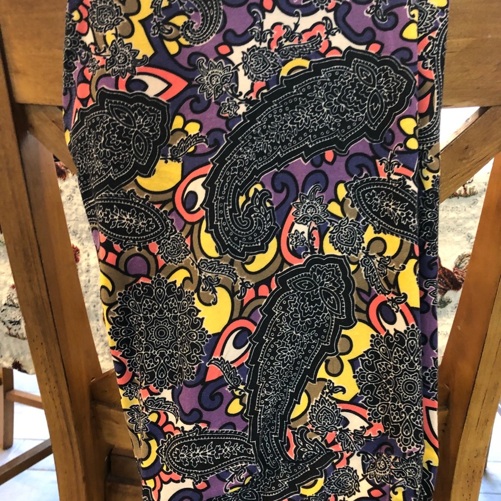 LuLaRoe beautiful paisley TC leggings